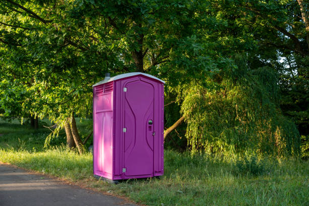 Porta potty delivery and setup in Lower Grand Lagoon, FL